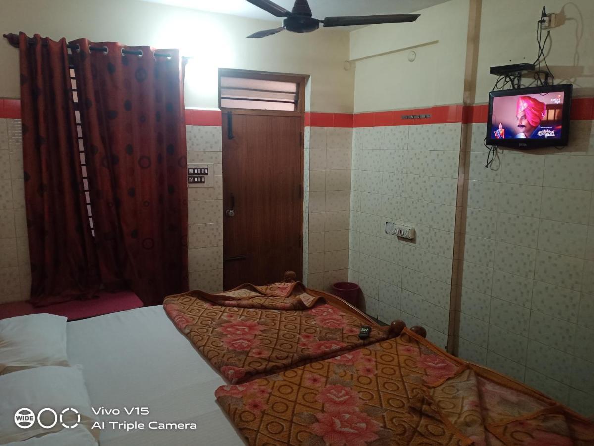 Sharada Kk Residency Villa ไมซอร์ ห้อง รูปภาพ